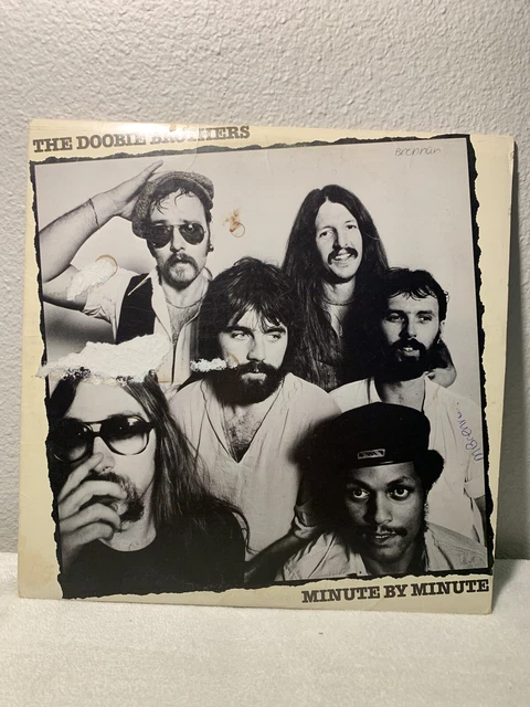 THE DOOBIE BROTHERS - MINUTE by MINUTE - VINYL RECORD LP