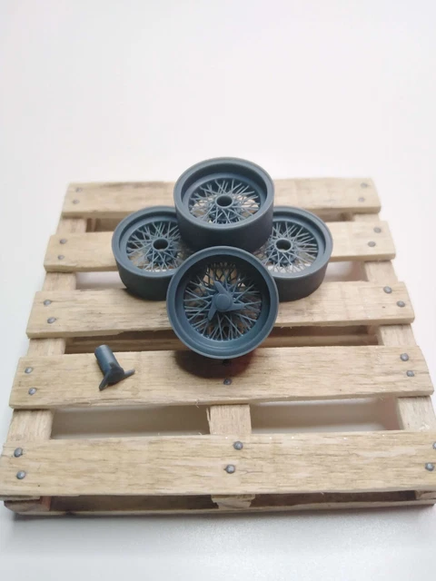 Lot De Maquettes Voitures Vintage 1/24 Et 1/18 - Type 2CV, Beetle, Avec 4 Pneus, Occasion