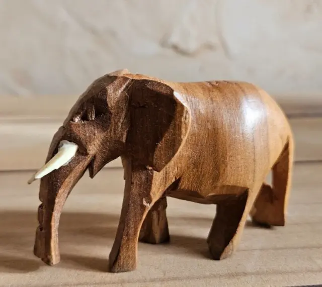 Kleiner Elefant Holz Geschnitzt Handarbeit