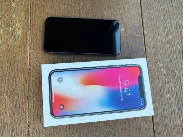 APPLE IPHONE X - 64GB - Silver (Unlocked) A1865 (CDMA + GSM) (AU