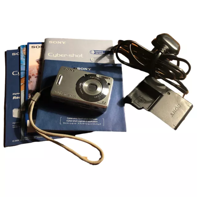 Sony Cyber-shot DSC-W70 7.2MP Digital Camera Manual Charger CD Box Case Untested