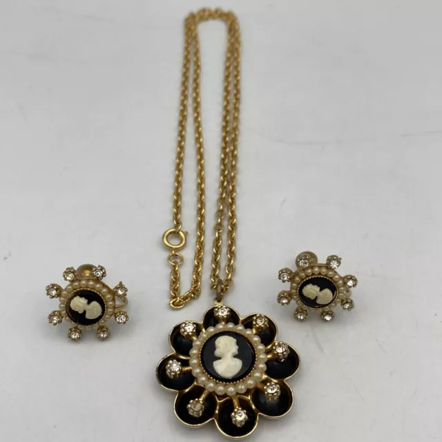 Vtg Coro Pegasus Black Enamel Cameo Necklace 25” With Earrings Gold Tone Set