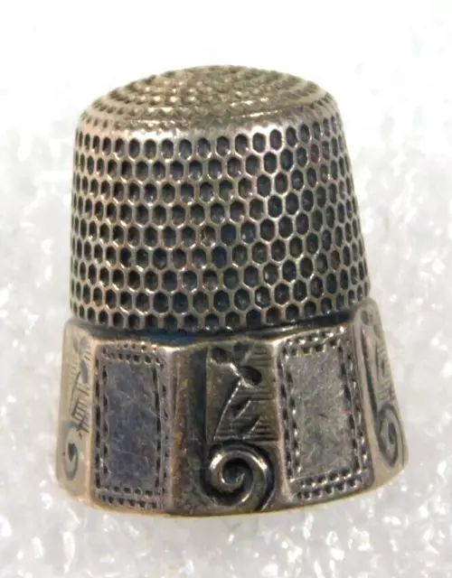 ARTISAN STERLING Engraved HANDMADE Vintage or Antique THIMBLE