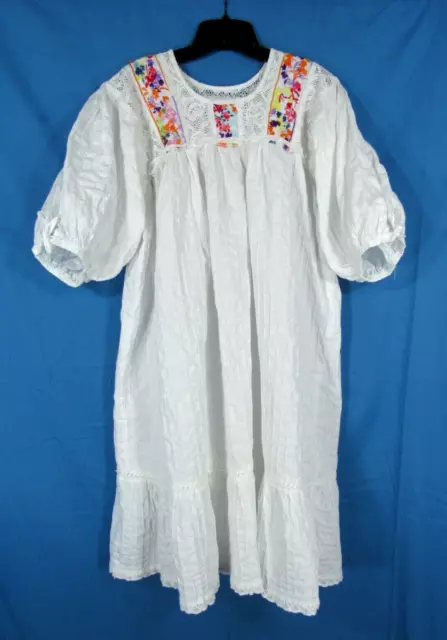 HANDMADE Floral Embroidered MEXICAN-STYLE Eyelet Lace PLEATED Peasant Dress Sz M