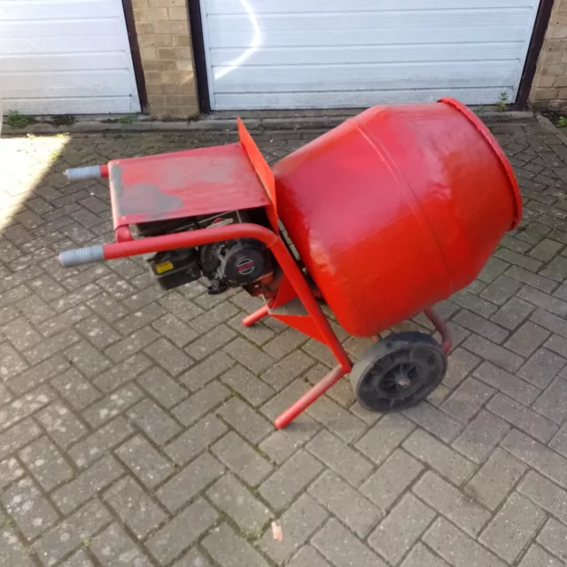 Belle Petrol Cement mixer with Briggs and Stratton engine, no stand.