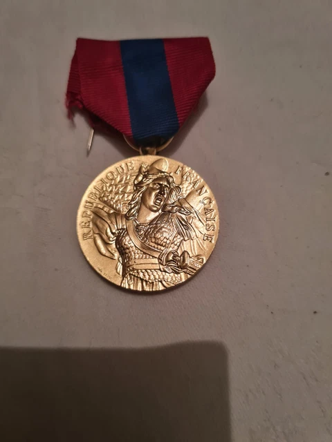 Médaille de la Défense nationale : comment l'obtenir ? - Honor Holder