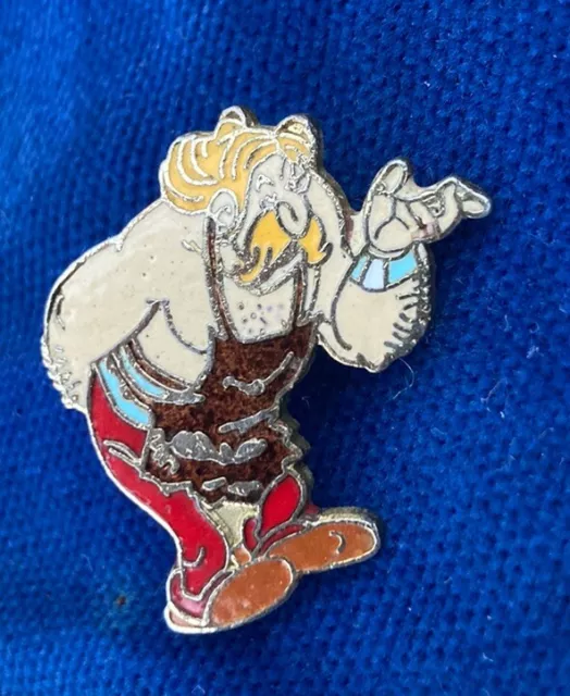 pin's CETAUTOMATIX  1987 signé STADIUM Astérix, bd , uderzo