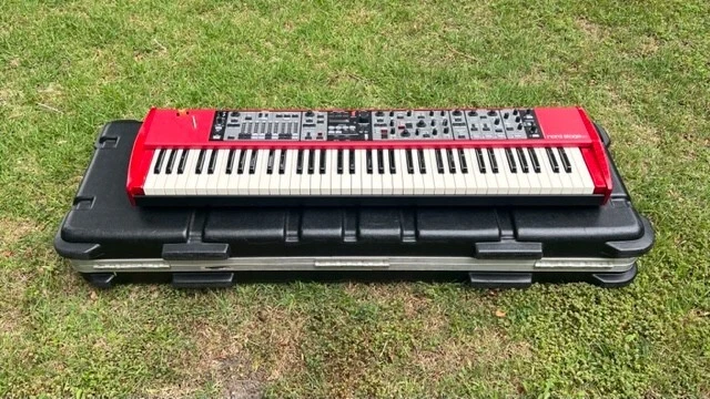 Nord Stage EX 76 Keyboard + SKB SKB-5820W 88-Key Keyboard Case with Wheels