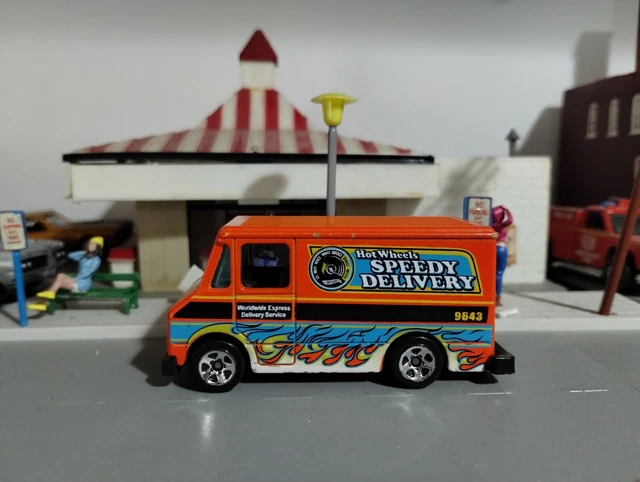2012 Hot Wheels 1/64 Scale #135 Loose Orange Combat Medic Delivery Truck
