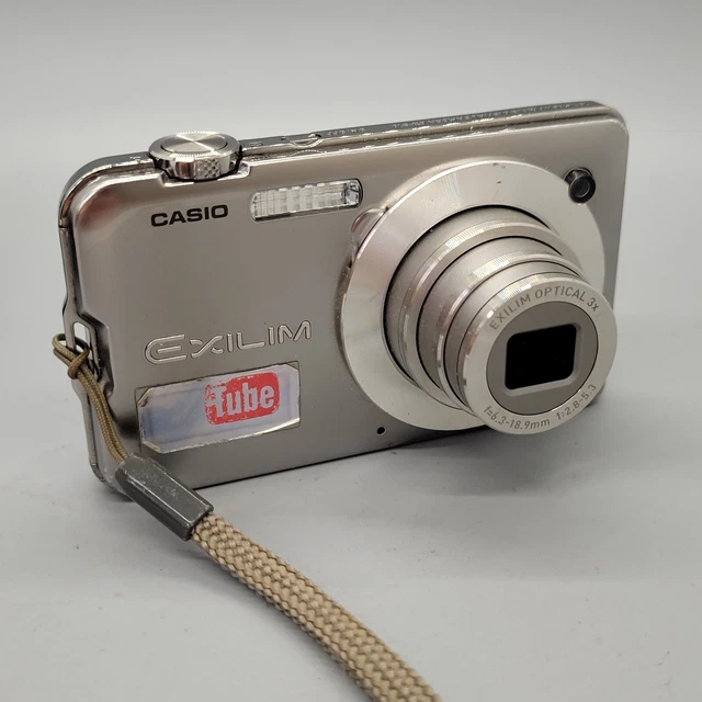 Casio Exilim EX-S10 10,1 megapixel morti testati argento 11