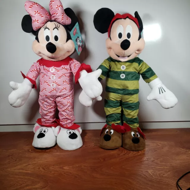 Disney Mickey And Minnie Christmas Greeters