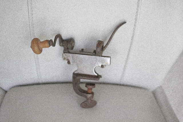 Ancien Outil De Presse à Recharger Cartouches - Métal Argenté, Bois