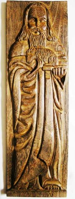 Panneau En Bois Sculpte D'un Saint Portant Un Agneau