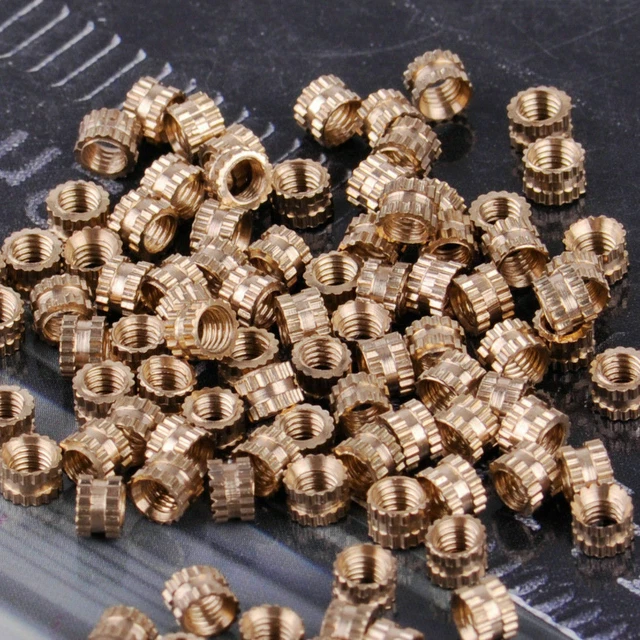 100pcs M3 X 3 x 4.3mm Femminile Ottone Cilindro Dado Zigrinato Incorporato