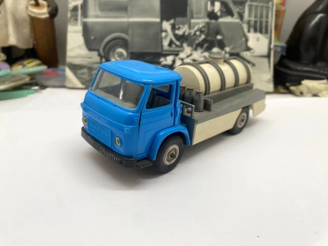 EDICOLA ABRPA055 Scale 1/43 | SAVIEM SG4 TRUCK PLATEAU A RIDELLES 1967