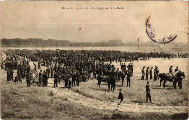 CPA Militaire Toul - Revue du 14 Juillet - Le Repos aprés (90456)