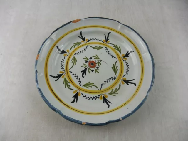 Ancienne assiette décor fleurs, de Nevers, 19 ème