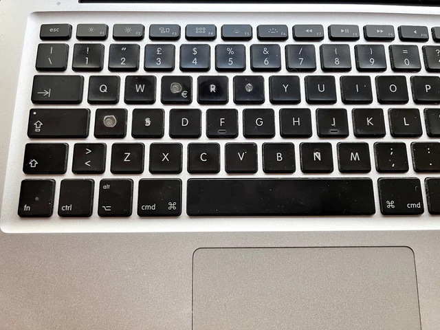 MacBook pro 13 Late 2011 2,4 GHz Intel Core i5 4GB SSD 256 GB 4