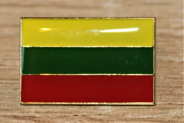 LITHUANIA Lithuanian Metal Flag Lapel Pin Badge *NEW*MIX & MATCH BUY 3 GET 2 FRE