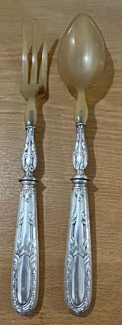Couverts à salade ancien en argent fourré et corne