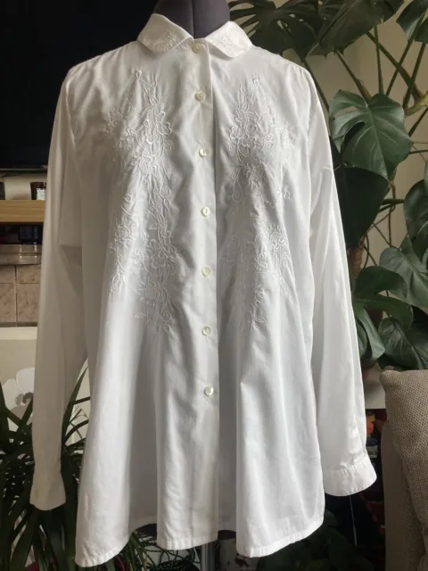 Vintage Laura Ashley White Embroidered Shirt Peter Pan Collar Size 16/ Chest 46”