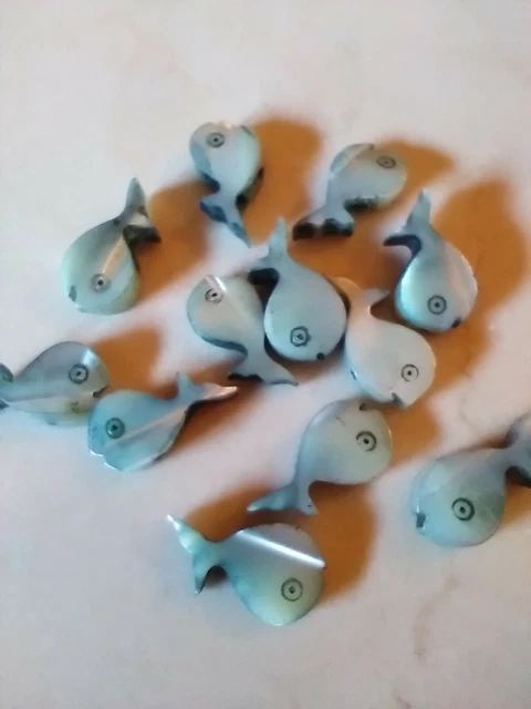 Lot of 12 Vintage Zuni Fetish Shell Hand Carved Fish Whale Beads Green