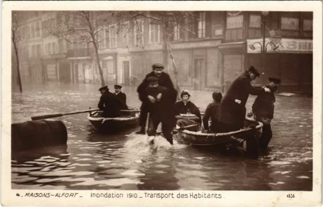 CPA Floodations PARIS 1910 Maisons-Alfort Transport des inhabitants (972108)