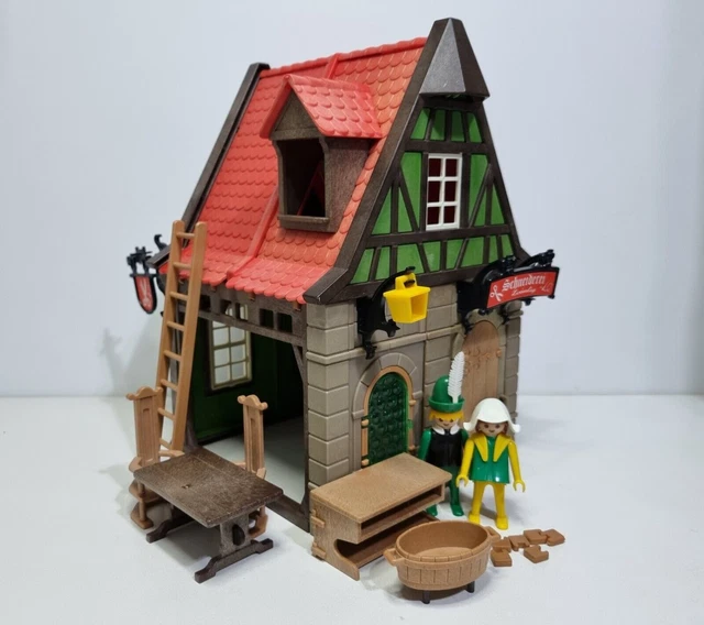 Vieille maison médiévale, auberge, bâtiment vintage | Vecteur Premium