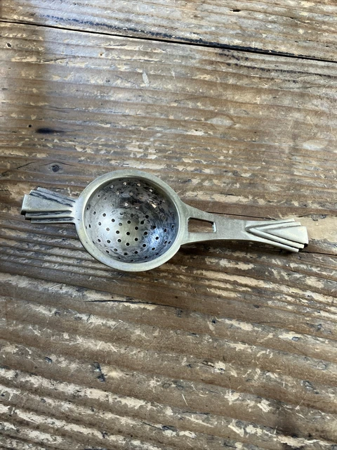 Passoire Ancienne En Aluminium Avec Manche En Bois - Vintage Très Bon état
