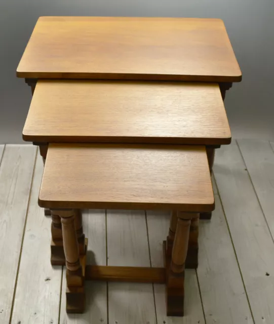 Gründerzeit Eiche Tische Satztische Beistelltische antik