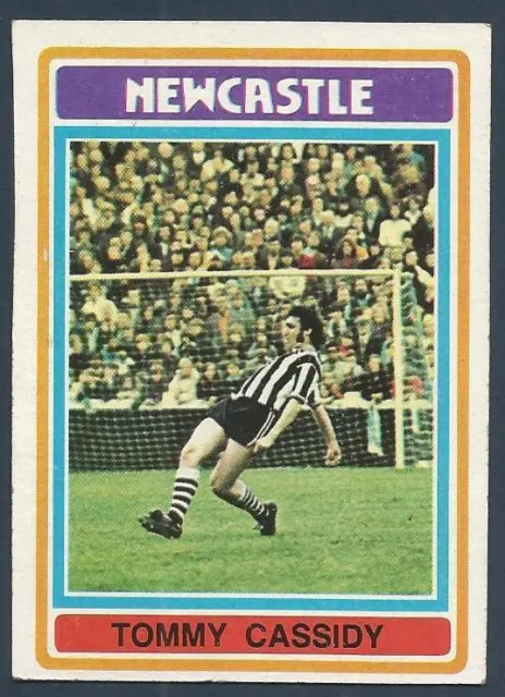 Topps 1976 Footballers #321-Newcastle United & Northern Ireland-Tommy Cassidy