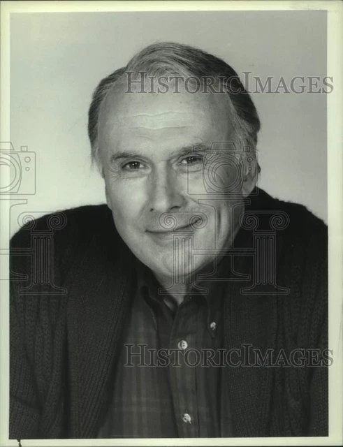 1987 Press Photo Actor Richard Kiley in "A Year in the Life" - syp09511