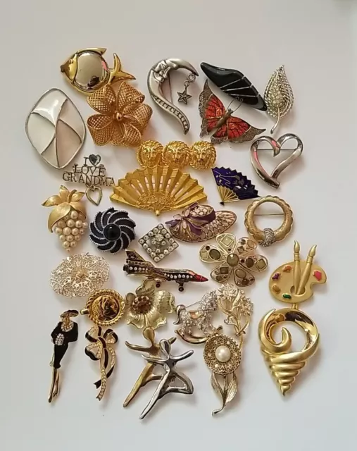 Huge Lot Of 30 FUN Pins Brooch, Vintage To Modern, Costume Jewelry Rhinestones