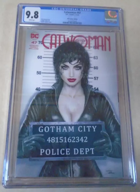 Catwoman Issue #47 Comic. CGC Graded. Natali Sanders KRS Variant Cover. DC 2022