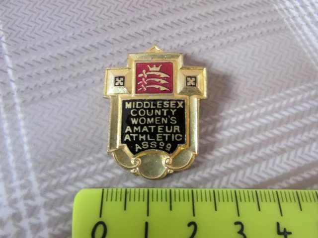 MIDDLESEX County Womens Amateur ATHLETIC Association Badge 1953 2