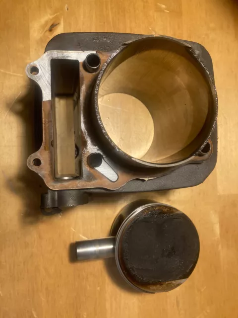 Suzuki DR 650 SP41 SP42 Kolben und Zylinder cylinder barrel piston