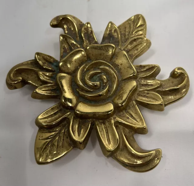 VIRGINIA METALCRAFTERS Brass Rose Trivet"Carters Grove"CW10-47  5/3/4"  1976