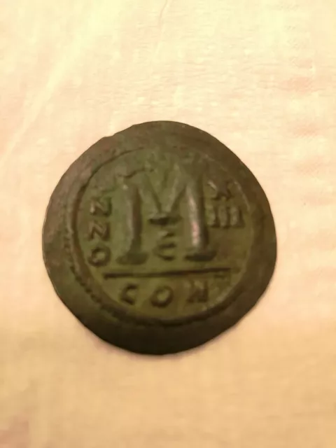 IMPERO BIZANTINO. Giustiniano I, 527-565 d.C. AE Follis 22,72 gm. 3