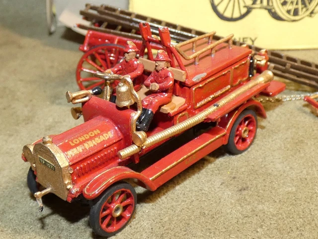 Camion De Pompiers Dennis En Métal 1/43 Par Conrad Germany - Rare Et D'occasion