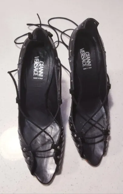 Vintage Unique Gianni Versace Womens black & denim lace up leg high heels