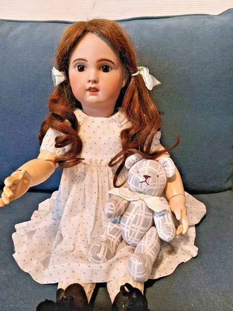 Les Poupees D'autrefois - BELLE POUPEE BLEUETTE SFBJ 60 PARIS 8/0 DE 27 CM AUX YEUX FIXES NOIRS EN PARFAIT ETAT