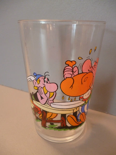 1 VERRE A MOUTARDE HT 9.80CM ANNEE 1982 NANABOZO ET YAKARI