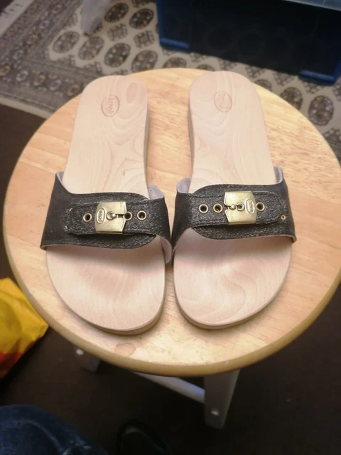Wooden hotsell sandals uk
