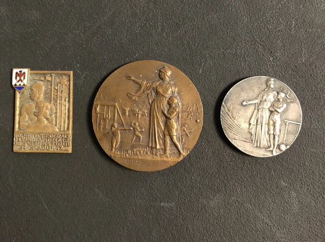 Ancienne Médaille Education Physique Et Sport - Bon état