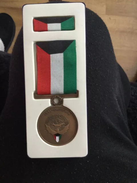 GENUINE CASED Kuwait Medal for the Liberation of Kuwait. Iraq Gulf War 1991