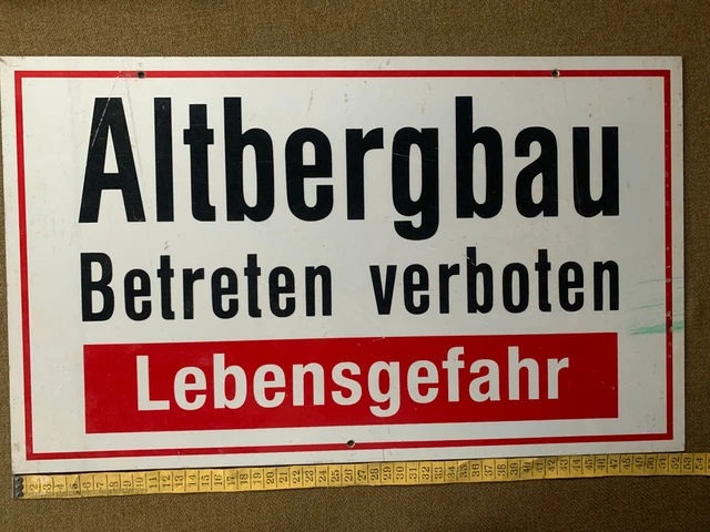 Copytec Warnschild „Vorsicht Militärgebiet Lebensgefahr“ Mit Totenkopf-Motiv, Ca. 45x58 Cm – Selbstklebend, Für Wand Oder Auto
