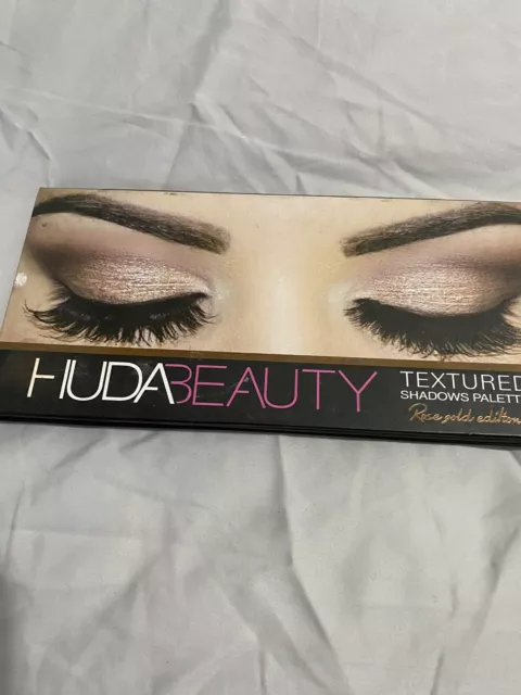 huda beauty naughty nude eyeshadow palette