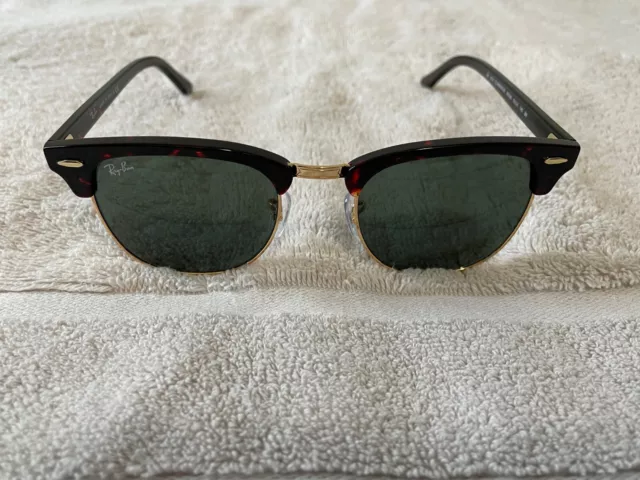 CLUBMASTER CLASSIC Sunglasses in Grey On Black and Grey - RB3016 | Ray-Ban®  US