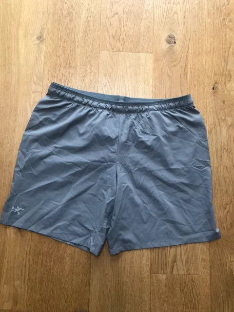 Arc’teryx Mens Norvan Shorts 9” Extra Large (XL) Void Grey