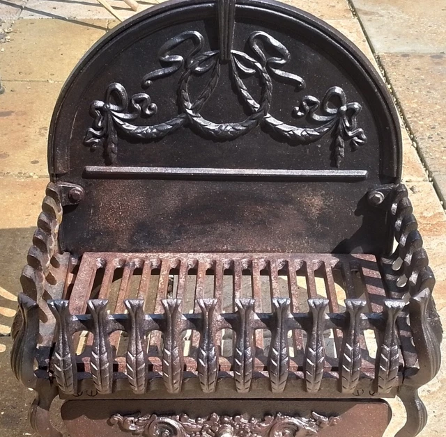 VINTAGE OLDE ANTIQUE Fire Basket Grate Box Fireplace Cast Iron Country